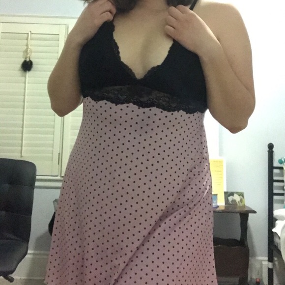 La Vie En Rose Night Dress - Picture 2 of 4